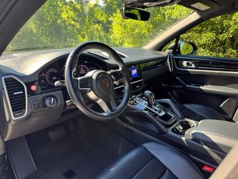Used 2023 Porsche Cayenne AWD/4WD image 9