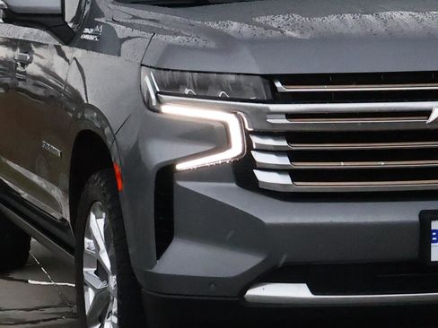 Used 2021 Chevrolet Suburban High Country image 8