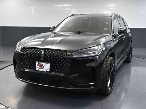 Used 2025 Lincoln Aviator Reserve w/ Jet Appearance Package image 13