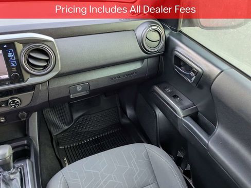 Used 2017 Toyota Tacoma TRD Sport w/ Tow Package RWD image 18