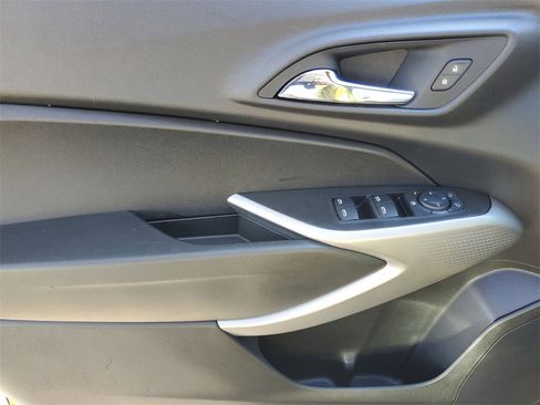 Used 2024 Chevrolet Trax RS w/ Driver Confidence Package image 18