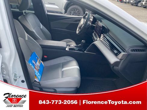 Used 2025 Toyota Camry SE w/ Multimedia Upgrade Package FWD image 17