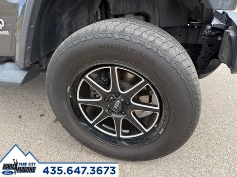 Used 2020 Jeep Wrangler Unlimited Sahara AWD/4WD image 9