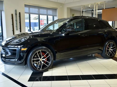 Used 2023 Porsche Macan S image 3