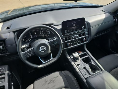 Used 2023 Nissan Pathfinder S FWD image 9