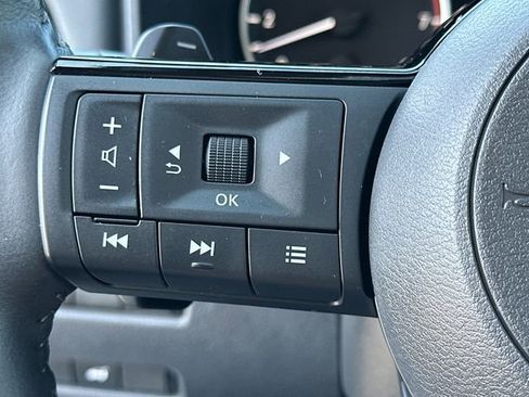 Used 2023 Nissan Rogue SV w/ SV Premium Package image 29