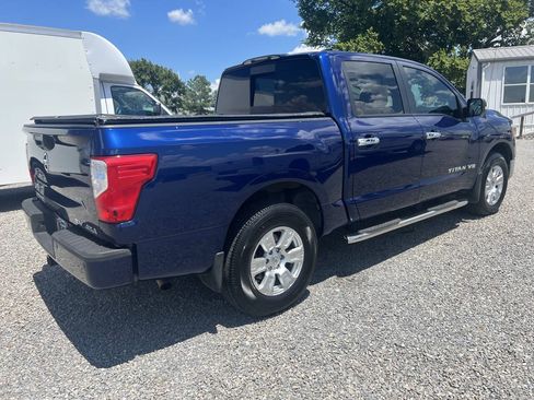 Used 2018 Nissan Titan SV w/ SV Convenience Package AWD/4WD image 5
