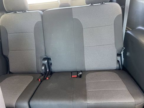Used 2023 Chevrolet Traverse LT FWD image 33