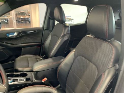 Used 2023 Ford Escape ST-Line Elite w/ Class II Trailer Tow Package image 11