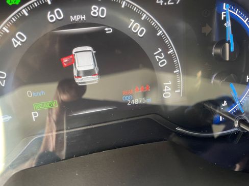 Used 2025 Toyota RAV4 LE image 40