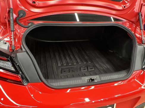 Used 2025 Toyota GR86 Base w/ ALL Weather Mat Package (TMS) image 22