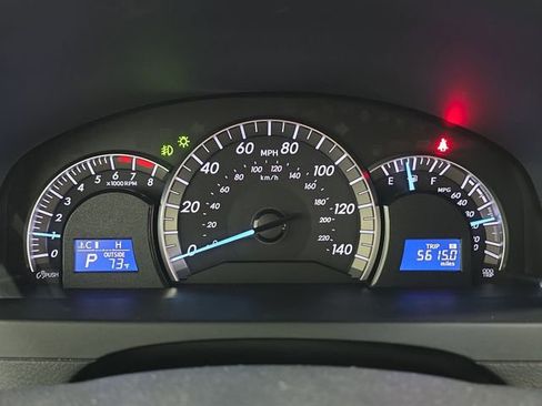Used 2012 Toyota Camry SE w/ Leather Pkg FWD image 18