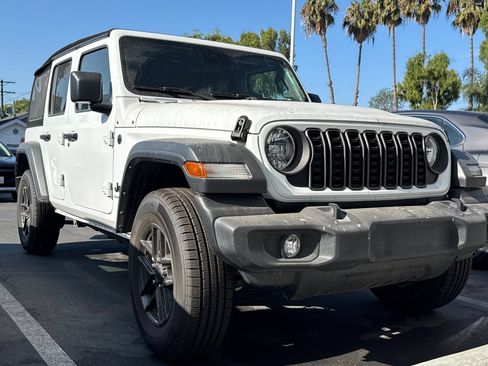 Used 2024 Jeep Wrangler Unlimited Sport AWD/4WD image 2