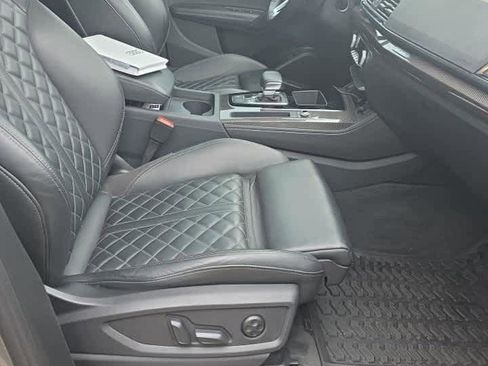 Used 2023 Audi SQ5 Premium Plus w/ Premium Plus Package image 9