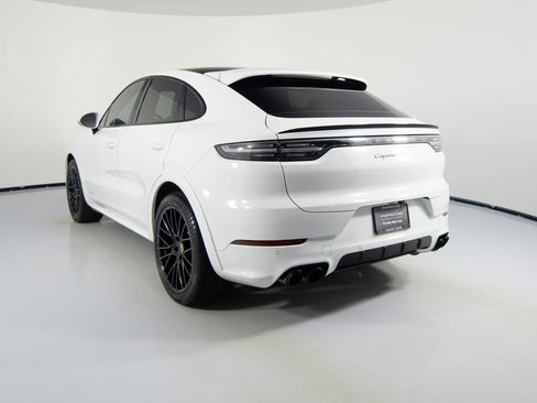 Certified 2021 Porsche Cayenne GTS AWD/4WD image 3