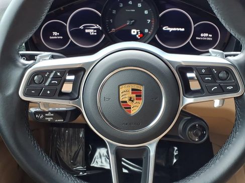 Used 2022 Porsche Cayenne AWD/4WD image 13