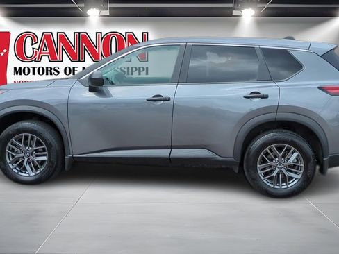Used 2025 Nissan Rogue S AWD/4WD image 8