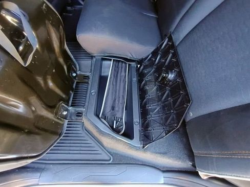 Used 2018 Toyota Tacoma SR5 w/ SR5 Appearance Package (SM) RWD image 69
