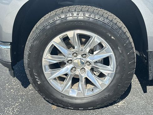 Used 2019 Chevrolet Silverado 1500 LTZ w/ LTZ Plus Package AWD/4WD image 13