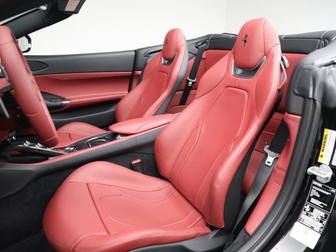 Certified 2023 Ferrari Portofino M RWD image 22