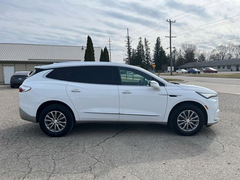 Used 2022 Buick Enclave Essence FWD image 6