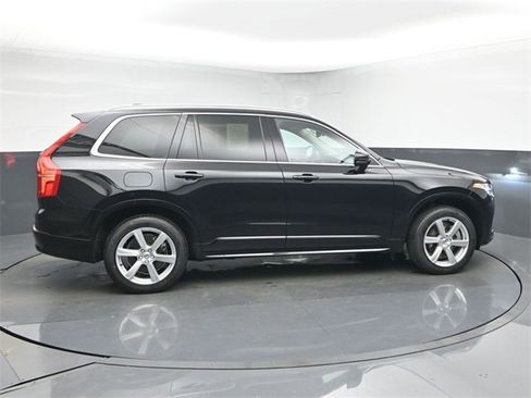 Used 2023 Volvo XC90 B5 Core image 8