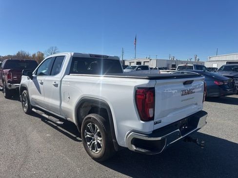 Used 2023 GMC Sierra 1500 SLE image 2
