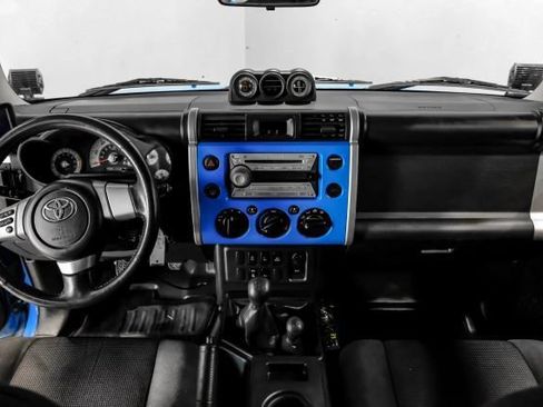 Used 2007 Toyota FJ Cruiser 4WD w/ Upgrade Pkg 2 image 16