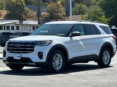 New 2026 Ford Explorer Active w/ Active Comfort Package RWD image 7