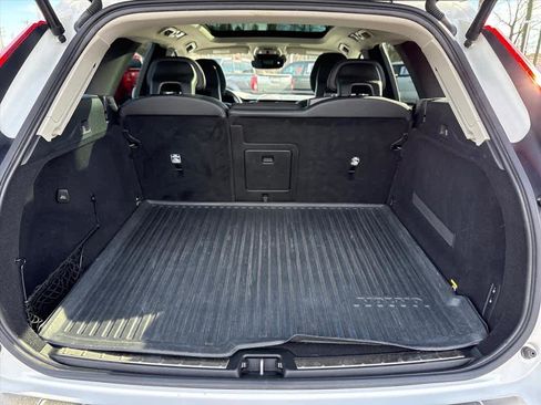 Used 2018 Volvo XC60 T6 Momentum w/ Convenience Package image 29