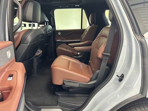 Used 2025 Lincoln Navigator Reserve AWD/4WD image 26