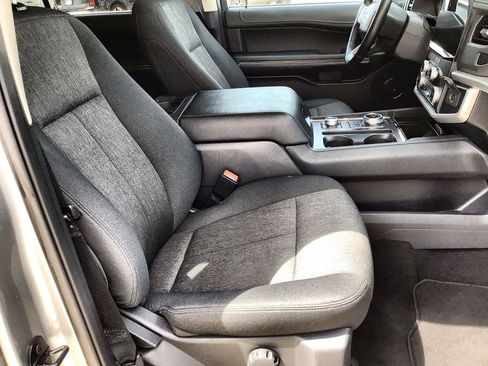 Used 2024 Ford Expedition XLT image 29