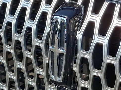 Certified 2023 Lincoln Corsair AWD w/ Equipment Group 101A image 31