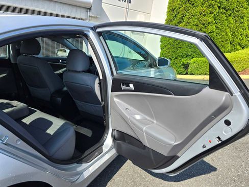 Used 2012 Hyundai Sonata GLS image 13