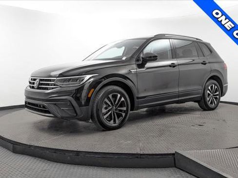 Used 2024 Volkswagen Tiguan S image 2
