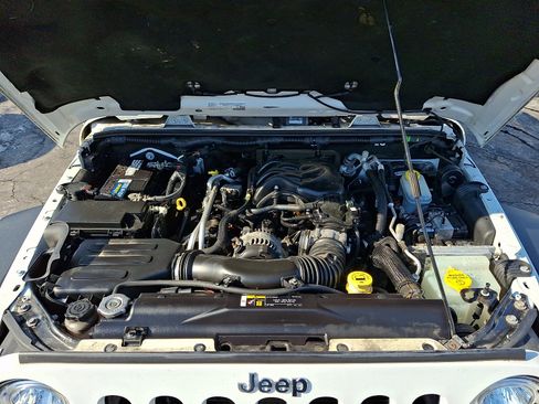 Used 2017 Jeep Wrangler Unlimited Rubicon w/ Cold Weather Group image 27