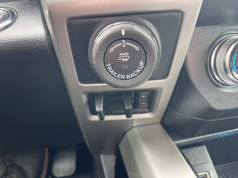 Used 2020 Ford F150 Lariat w/ Equipment Group 502A Luxury AWD/4WD image 25