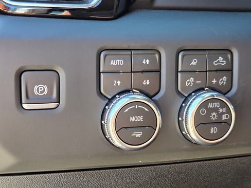 New 2026 GMC Sierra 3500 Denali Ultimate AWD/4WD image 12