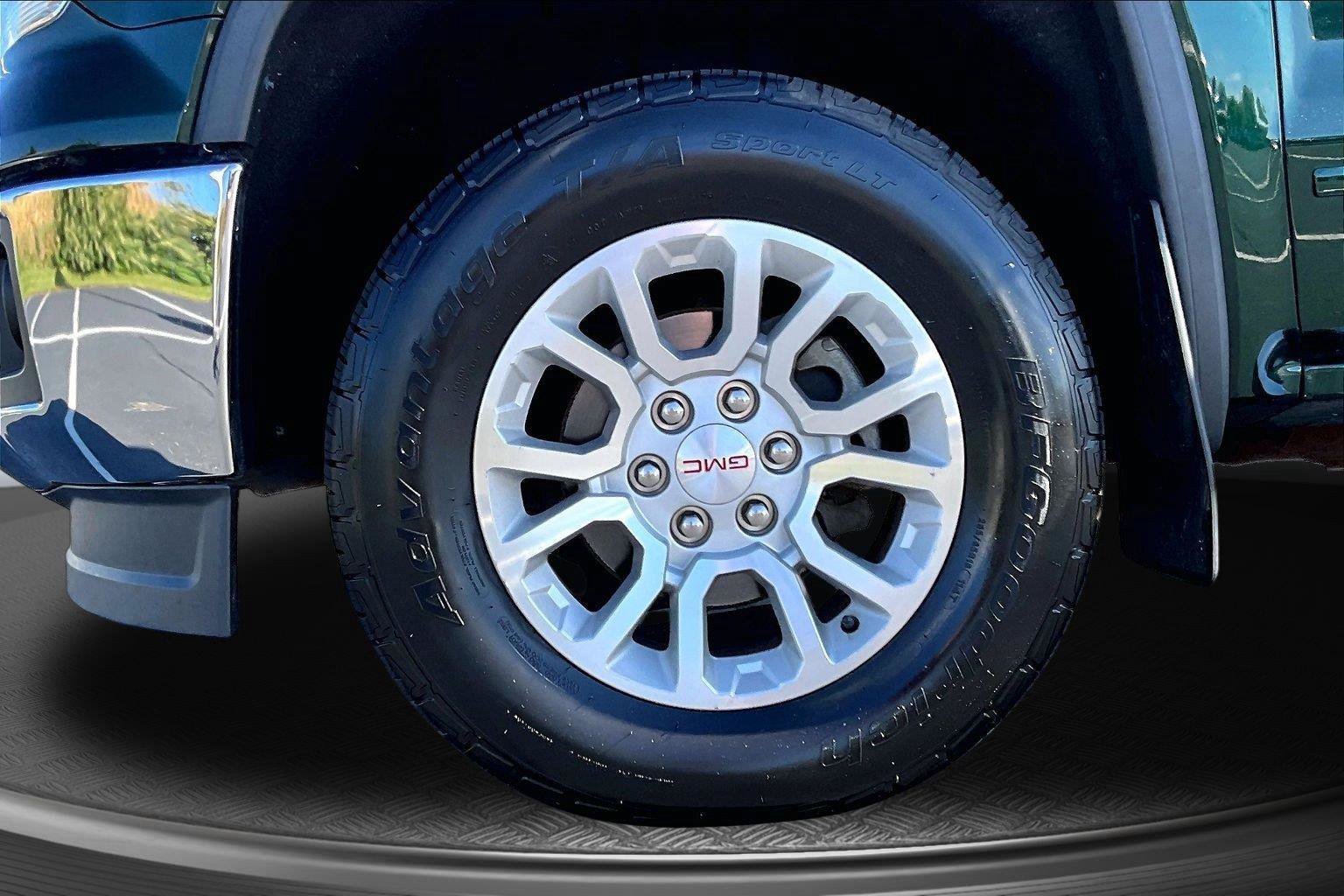 Used 2015 GMC Sierra 1500 SLE w/ SLE Value Package AWD/4WD image 10