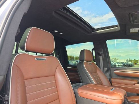 Used 2024 GMC Sierra 3500 Denali Ultimate image 11