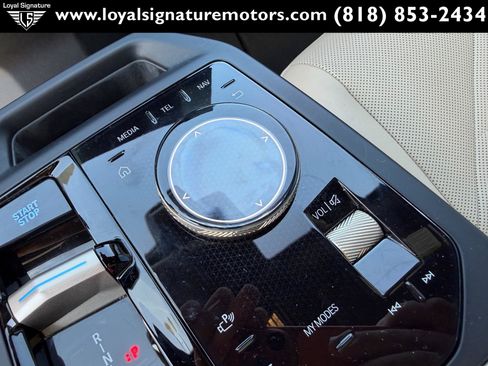 Used 2024 BMW iX xDrive50 w/ Premium Package AWD/4WD image 24