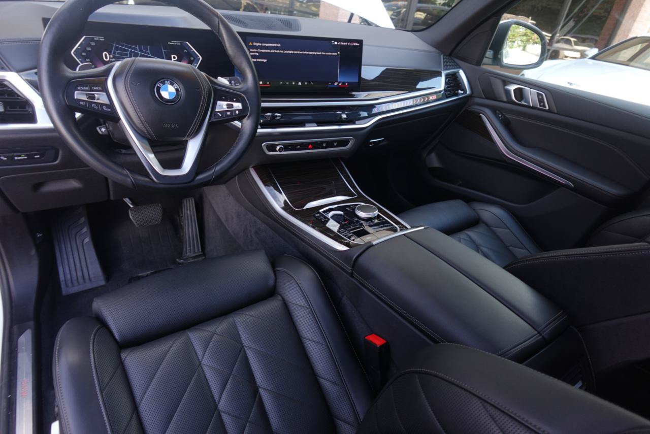 Used 2024 BMW X5 xDrive40i w/ Parking Assistance Package AWD/4WD image 17