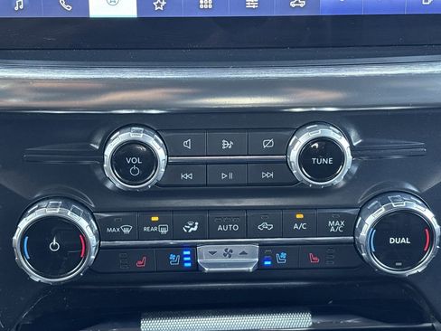 Used 2022 Ford F150 Lariat image 23