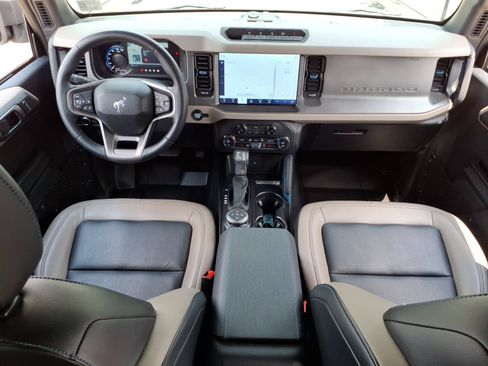 Used 2024 Ford Bronco Wildtrak AWD/4WD image 12