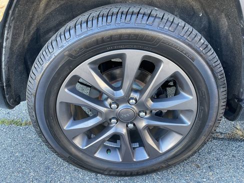 Used 2018 Jeep Grand Cherokee High Altitude image 29