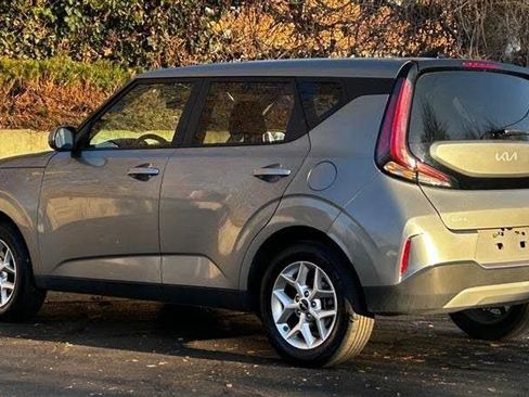 Used 2024 Kia Soul LX w/ Option Group 015 FWD image 3
