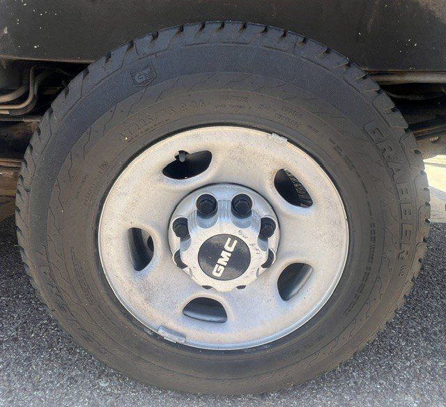 Used 2006 GMC Savana 2500 Passenger RWD image 33