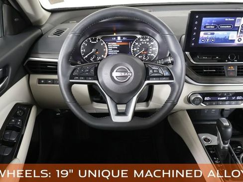 Used 2025 Nissan Altima 2.5 SL image 19