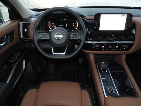 New 2025 Nissan Pathfinder Platinum w/ Cargo Package image 22