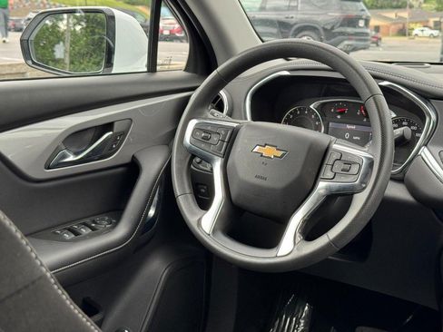 Used 2024 Chevrolet Blazer LT w/ Convenience Package FWD image 12